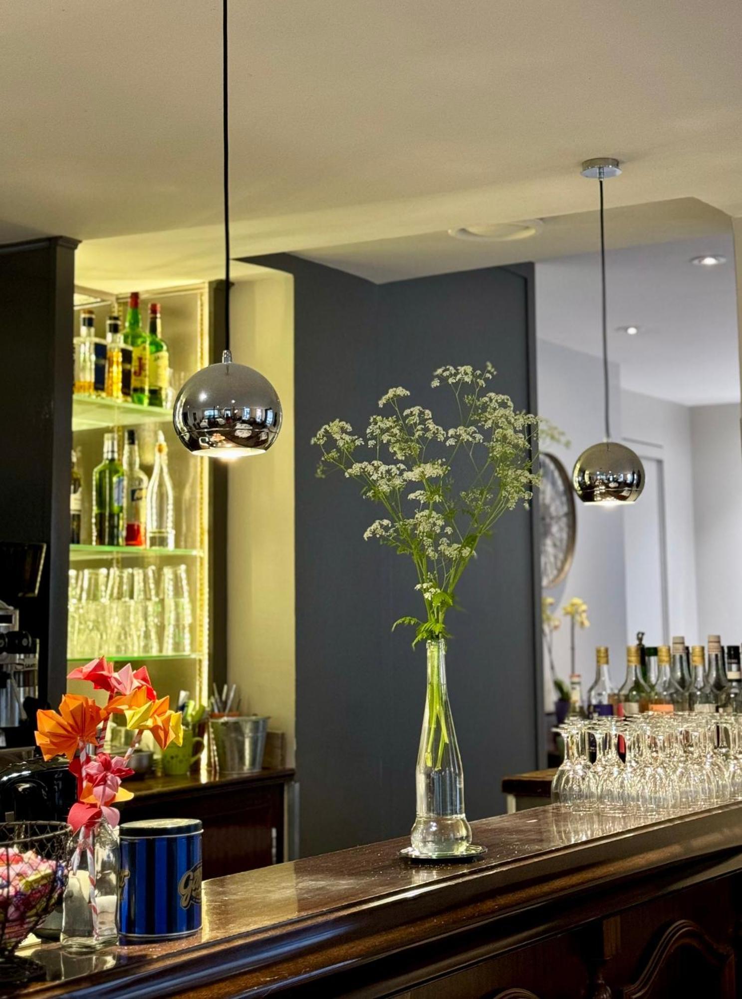 Le Vésinet Hotel Paris Vesinet- Logis Hotel Restaurant מראה חיצוני תמונה