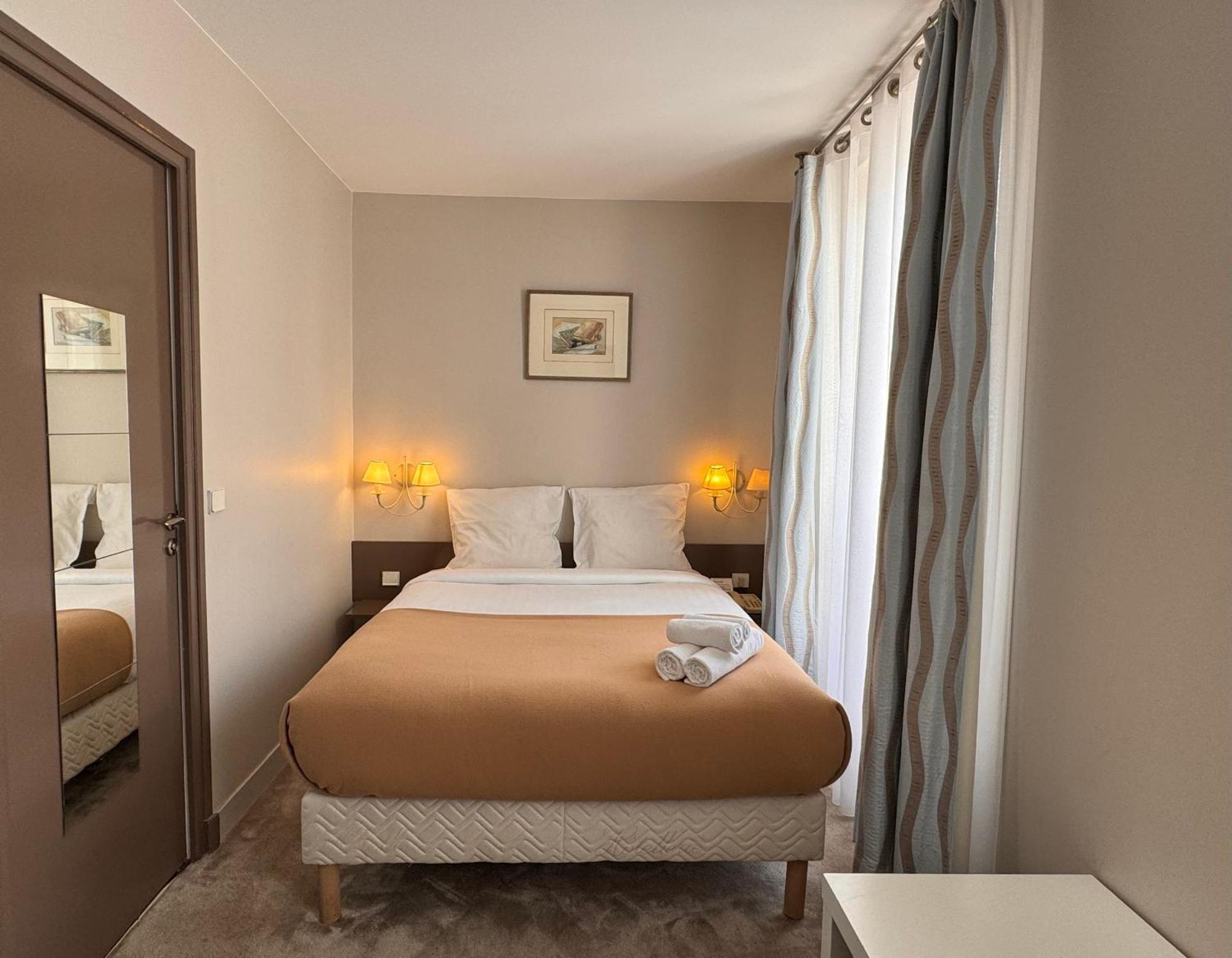 Le Vésinet Hotel Paris Vesinet- Logis Hotel Restaurant מראה חיצוני תמונה