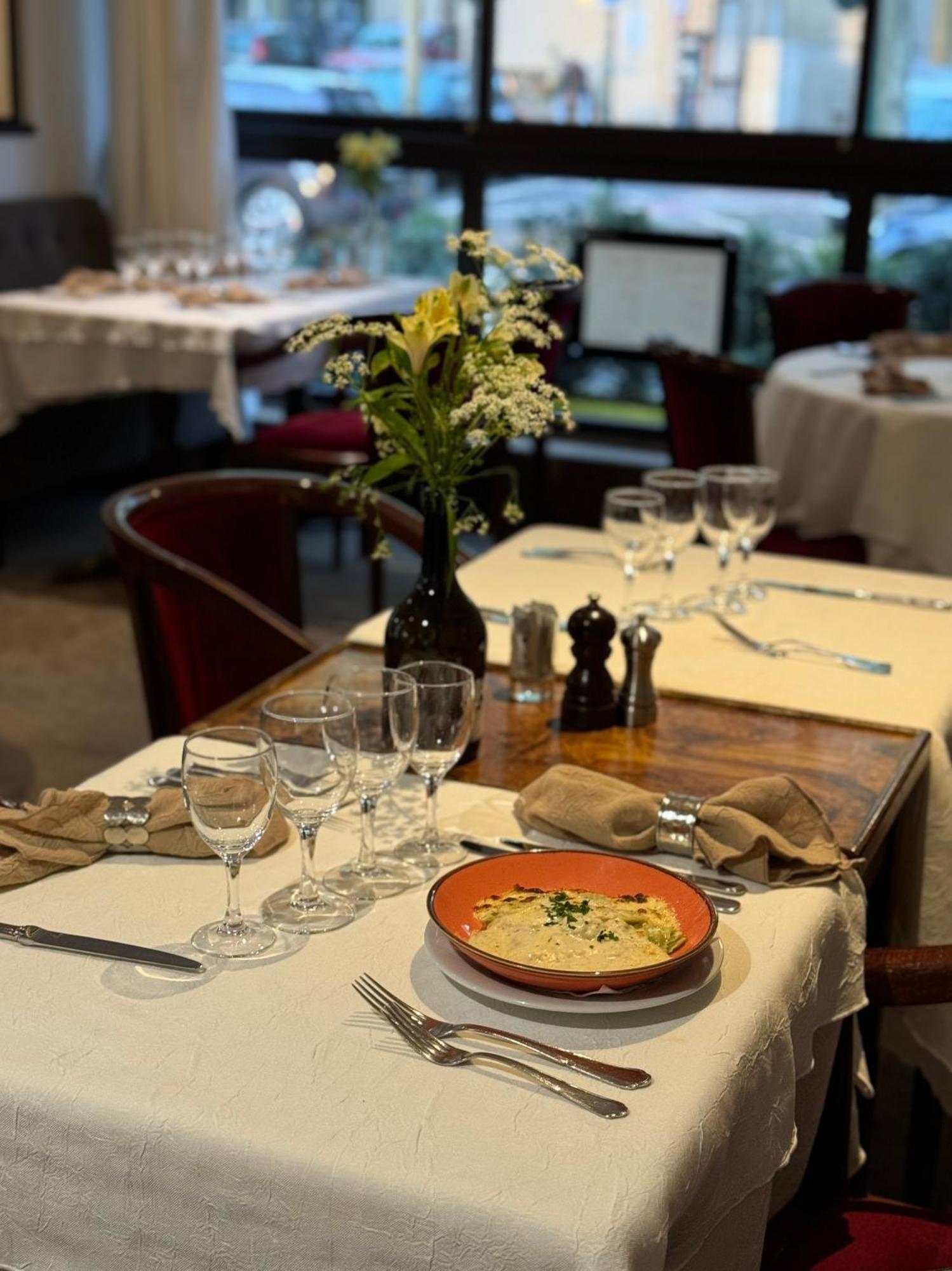 Le Vésinet Hotel Paris Vesinet- Logis Hotel Restaurant מראה חיצוני תמונה
