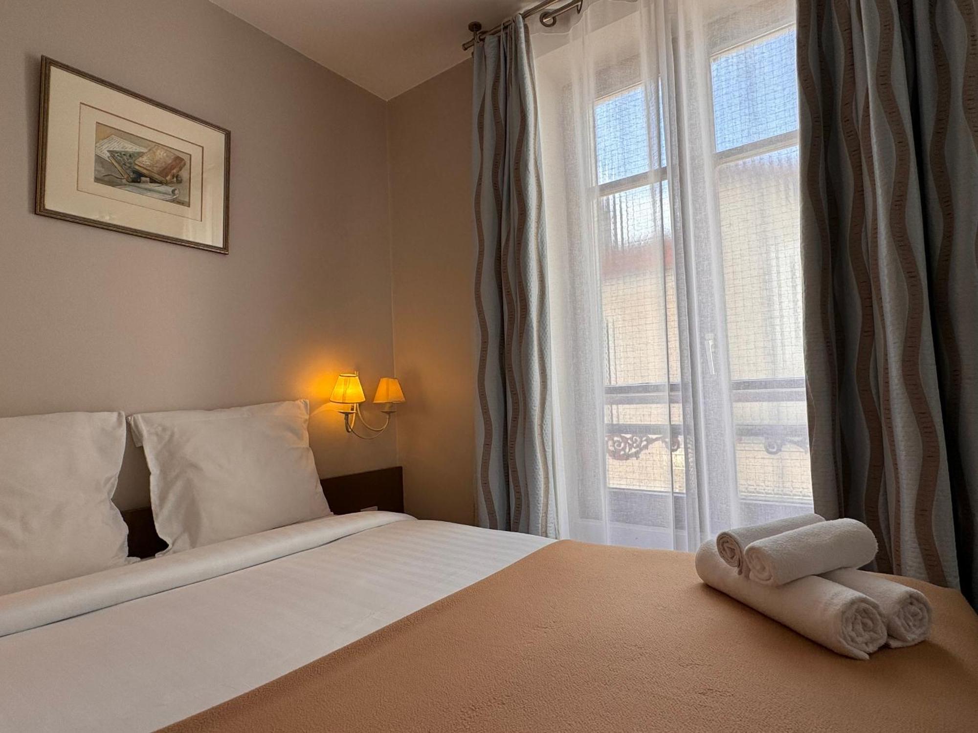 Le Vésinet Hotel Paris Vesinet- Logis Hotel Restaurant מראה חיצוני תמונה