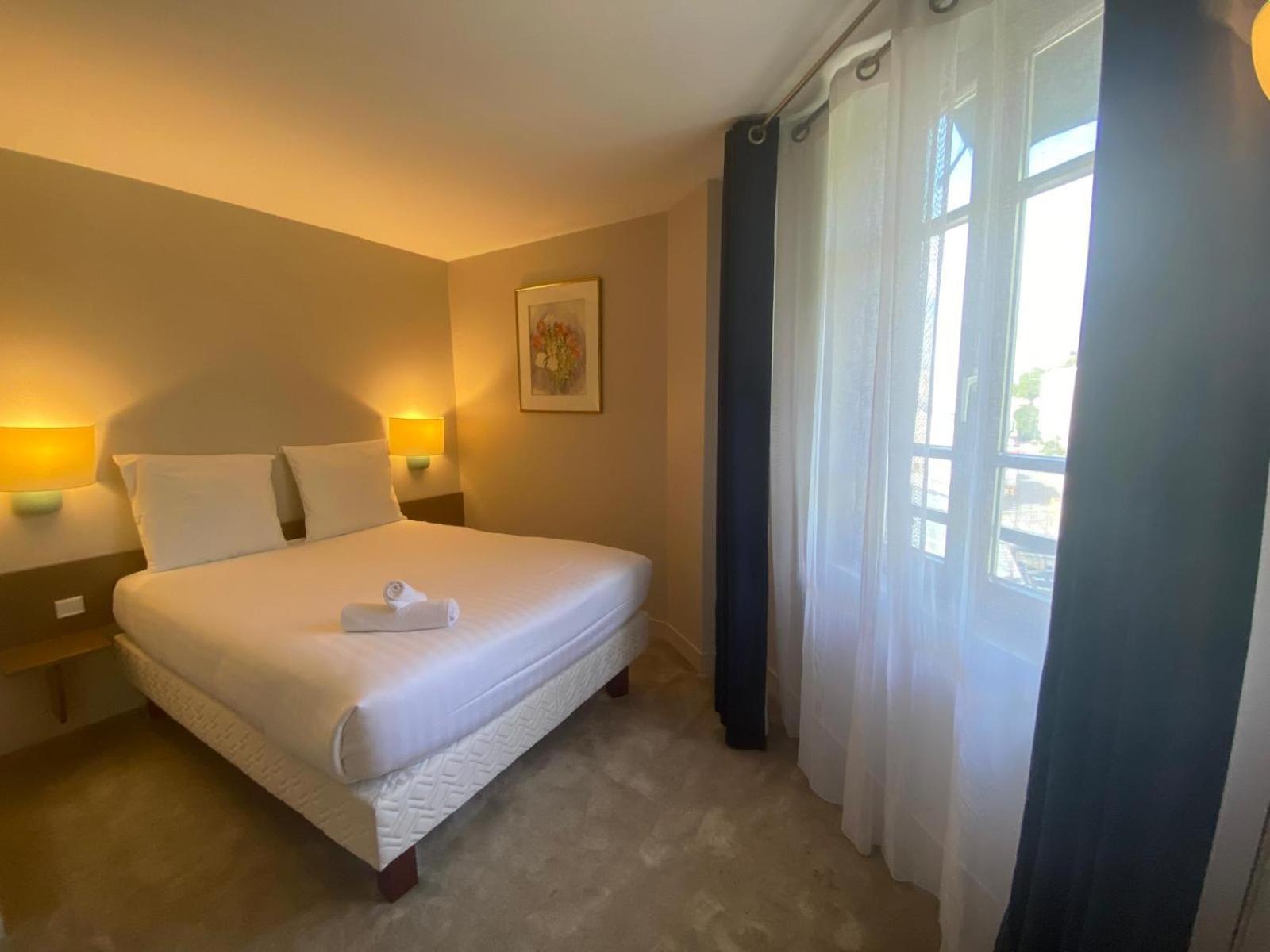 Le Vésinet Hotel Paris Vesinet- Logis Hotel Restaurant מראה חיצוני תמונה