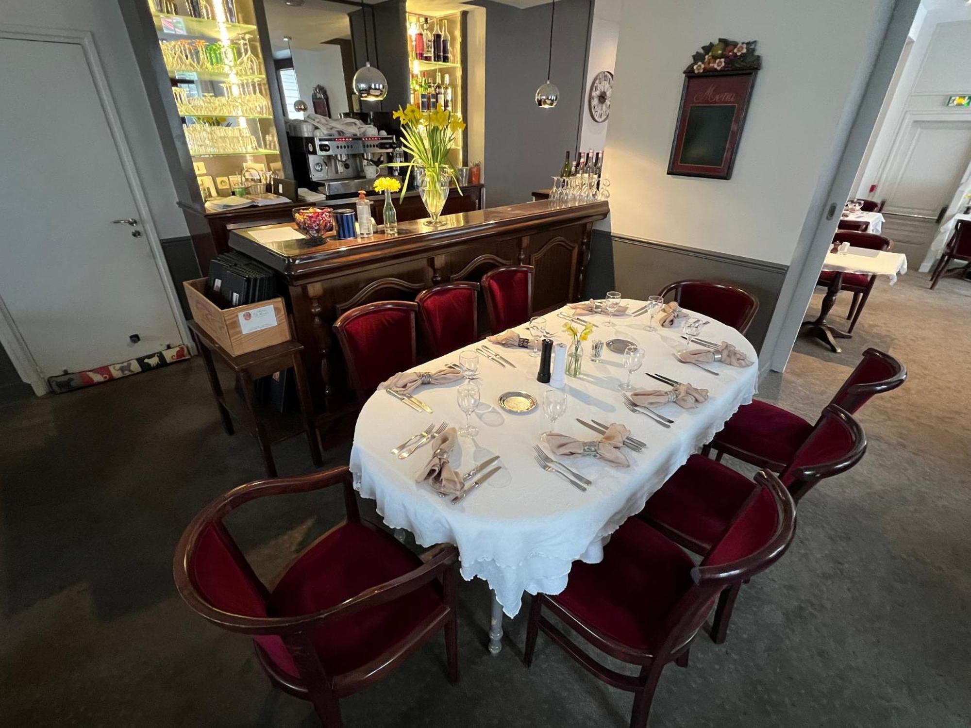 Le Vésinet Hotel Paris Vesinet- Logis Hotel Restaurant מראה חיצוני תמונה
