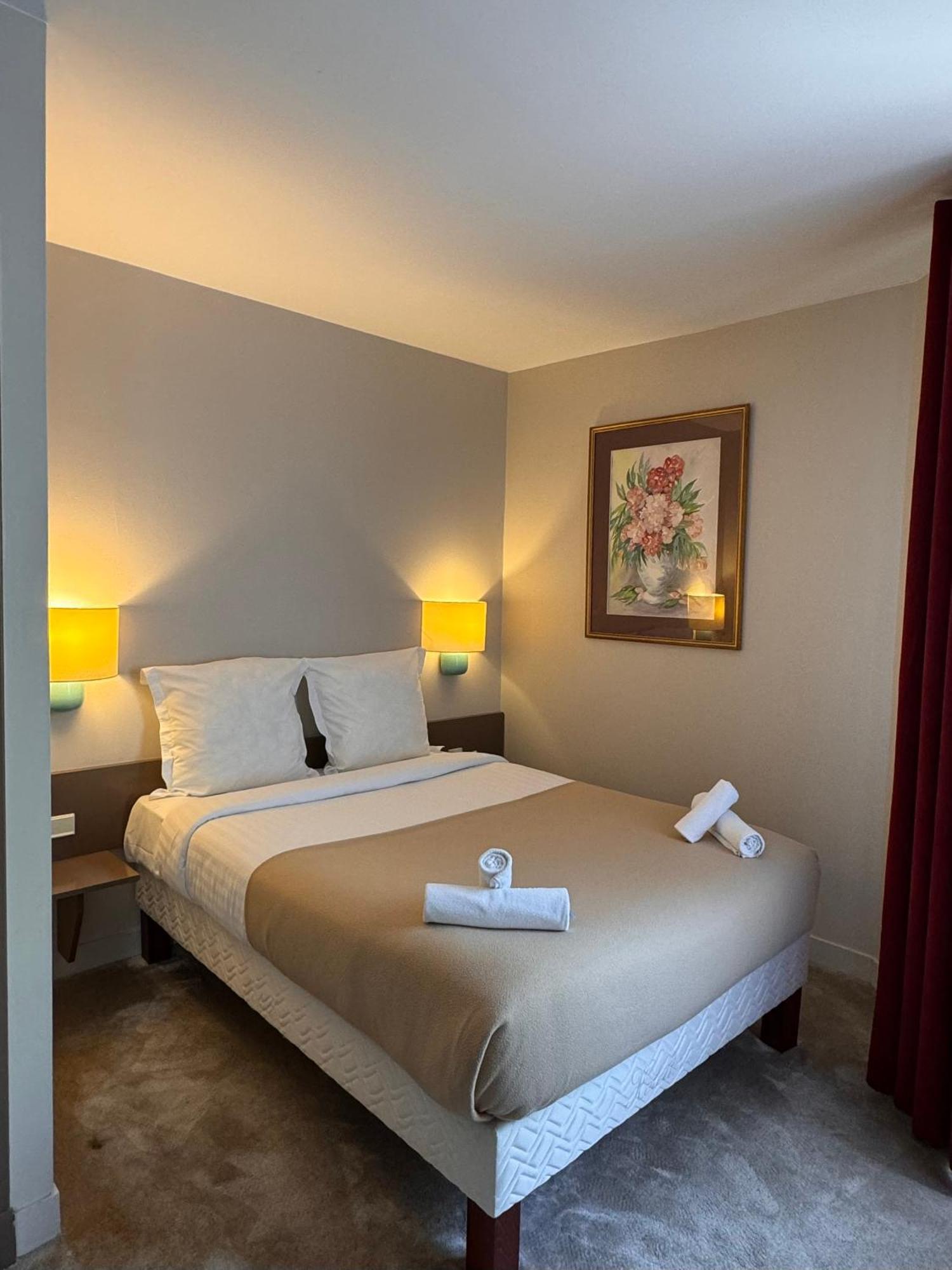 Le Vésinet Hotel Paris Vesinet- Logis Hotel Restaurant מראה חיצוני תמונה